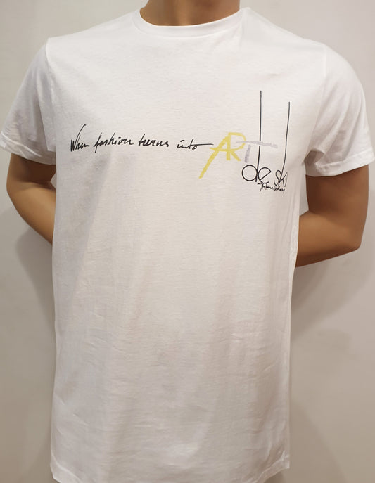 When Fashion turns into Art - T-Shirt