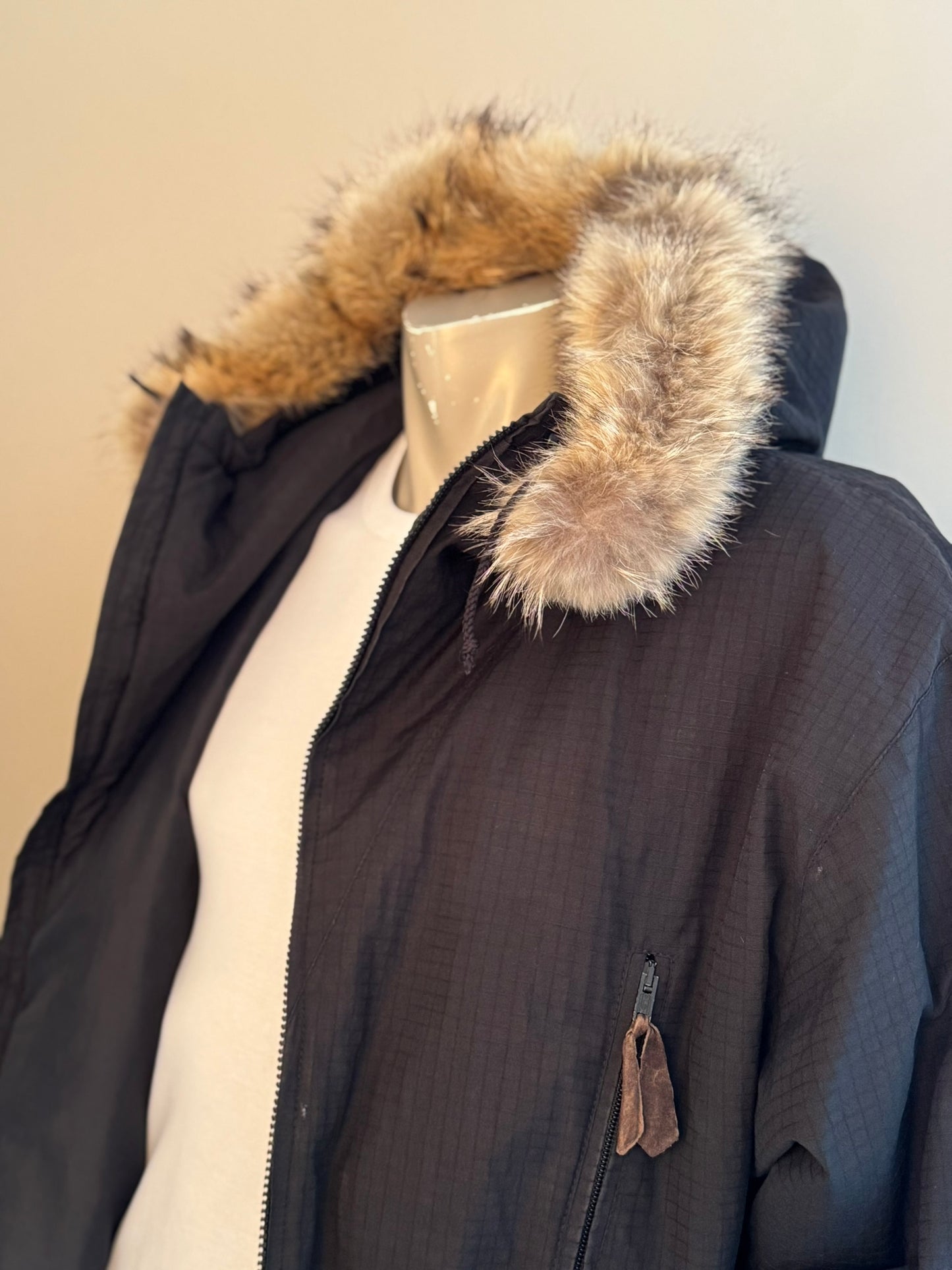 Coyote-Jacka High-Tec