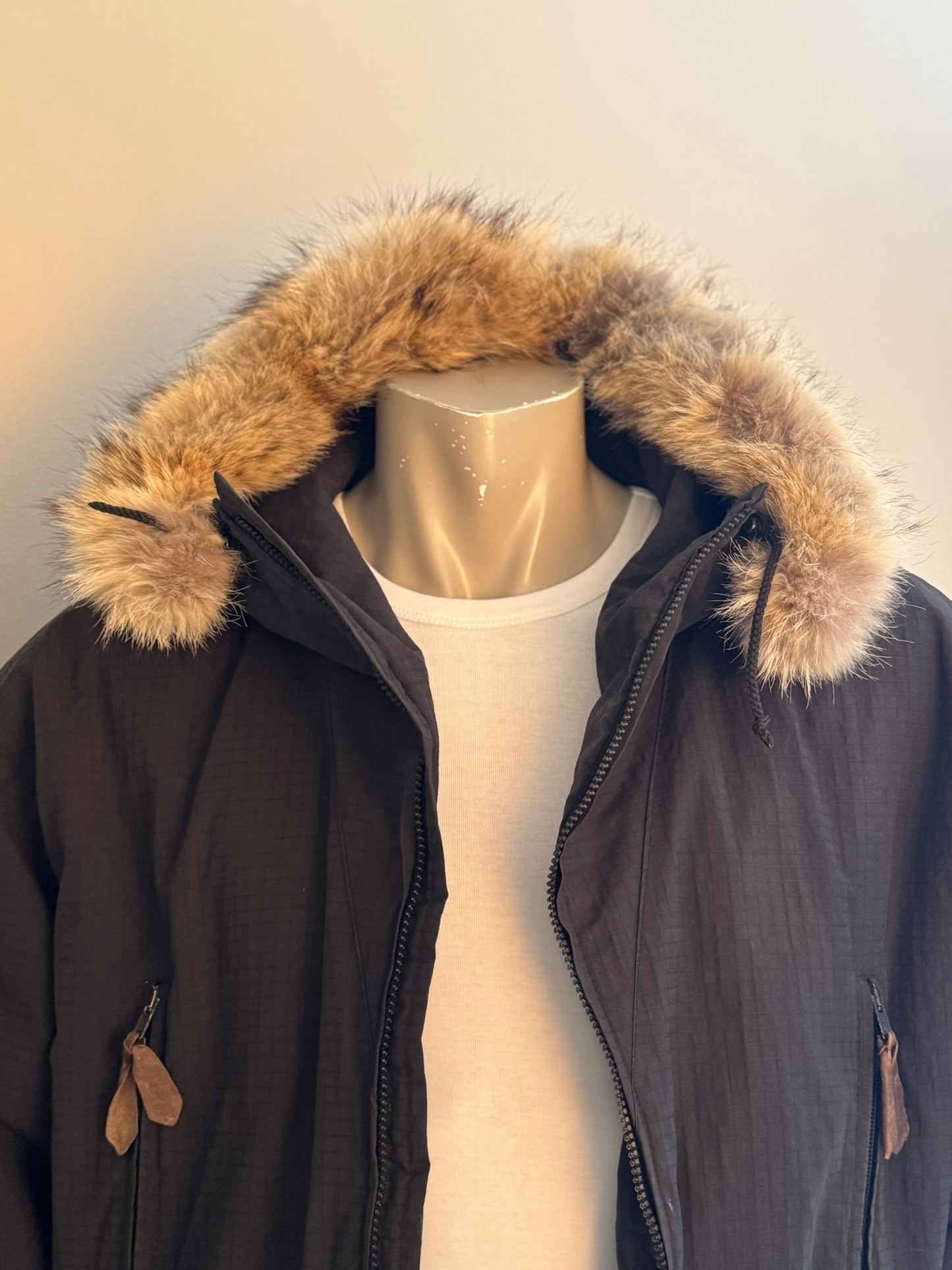 Coyote-Jacka High-Tec