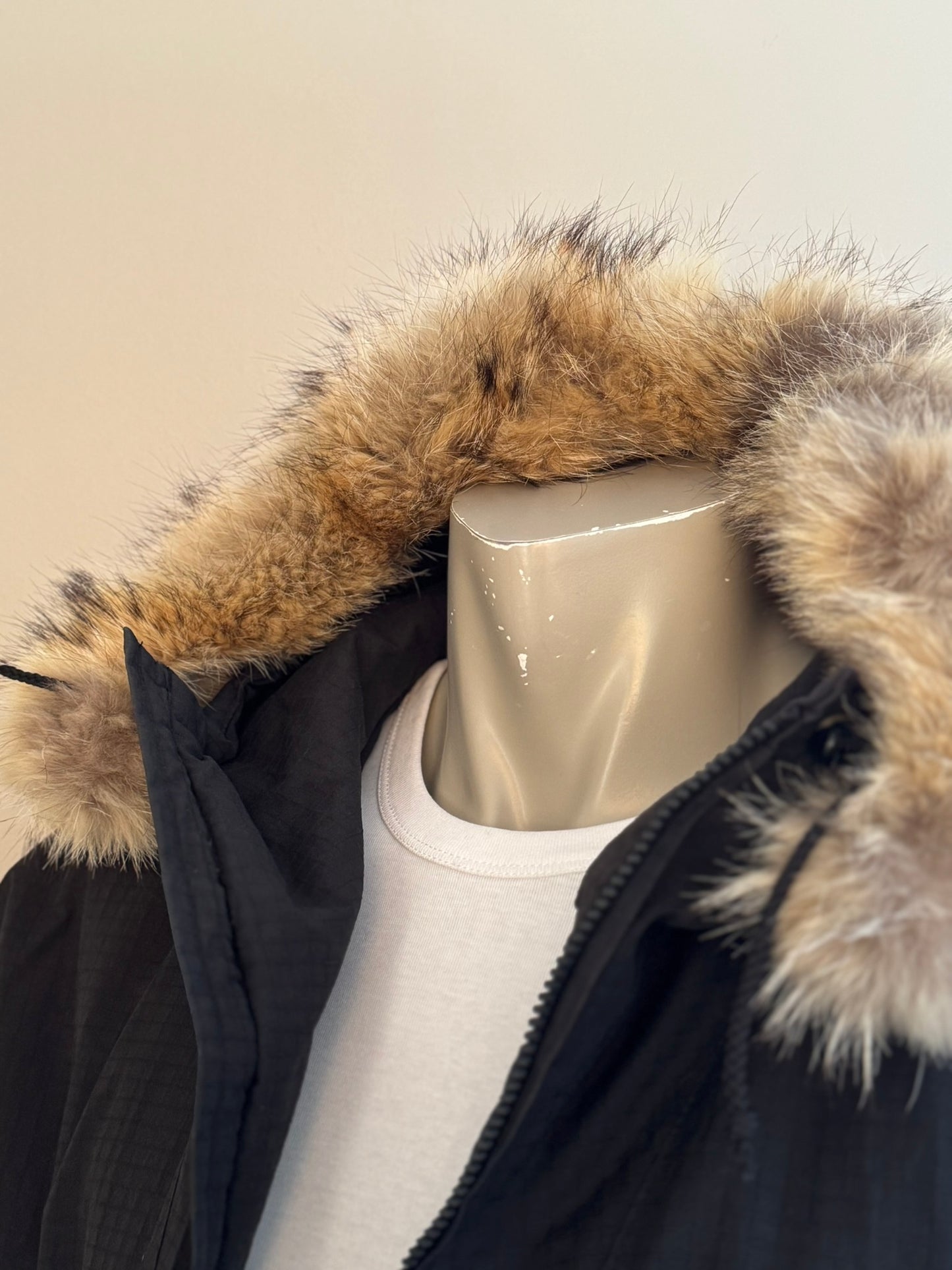 Coyote-Jacka High-Tec