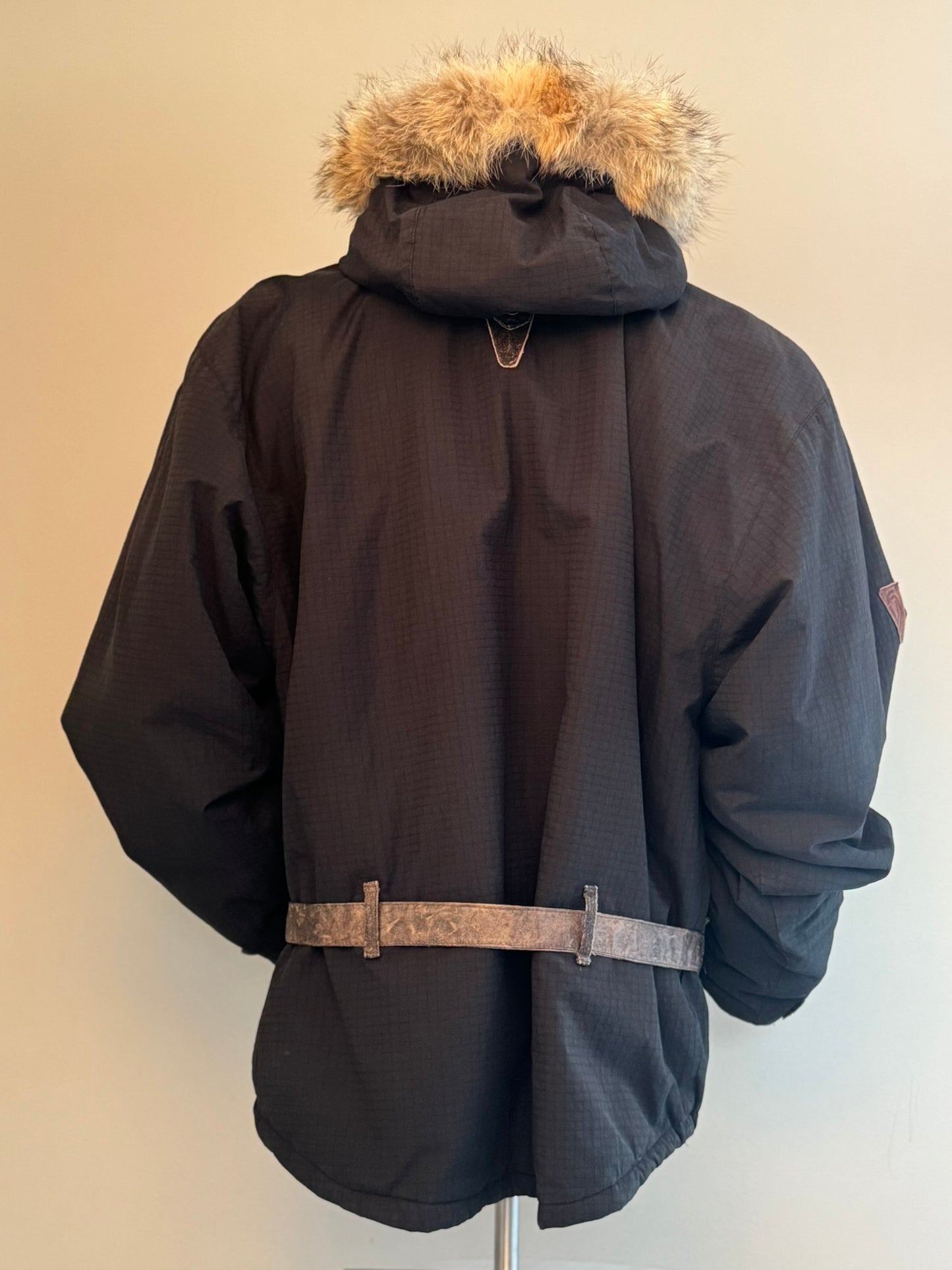 Coyote-Jacka High-Tec