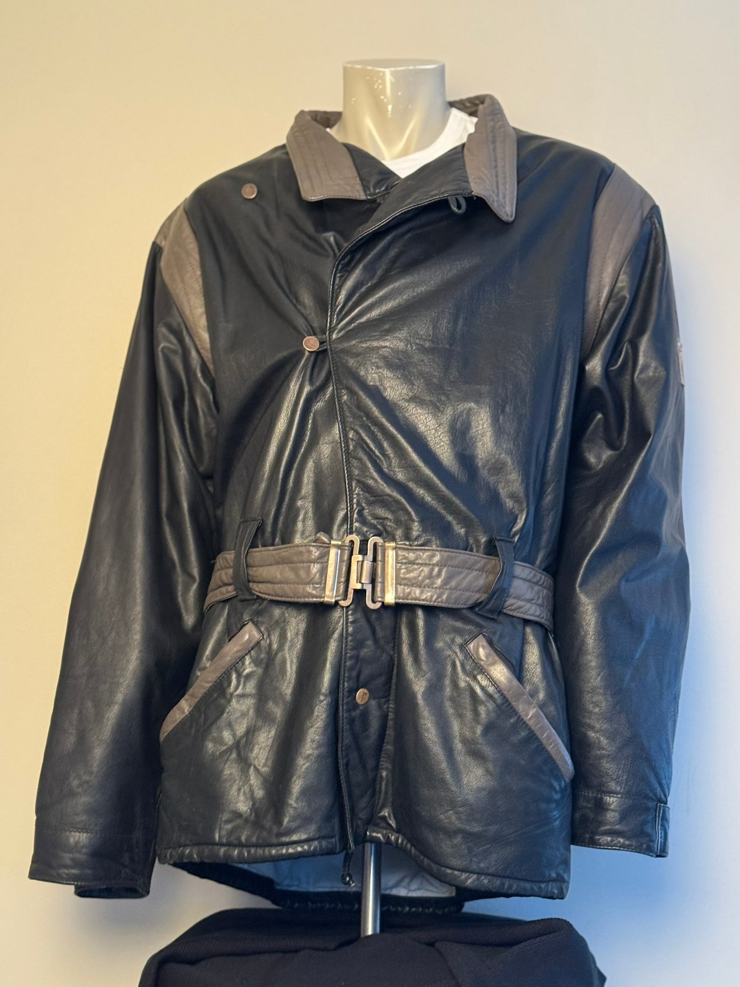 Futura-Jacka i Läder